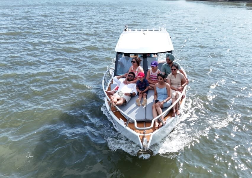 Blue Fin yacht for couples in Goa
