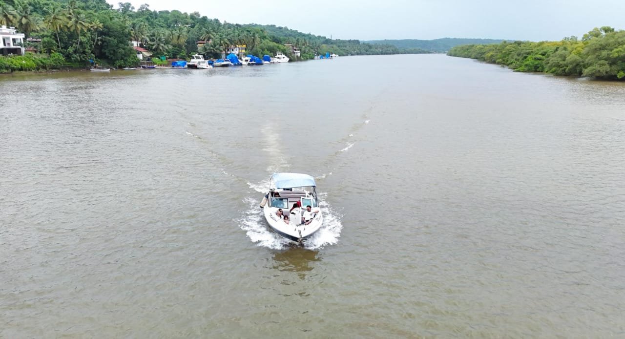 Wave Rider yacht — affordable private yacht hire in Goa