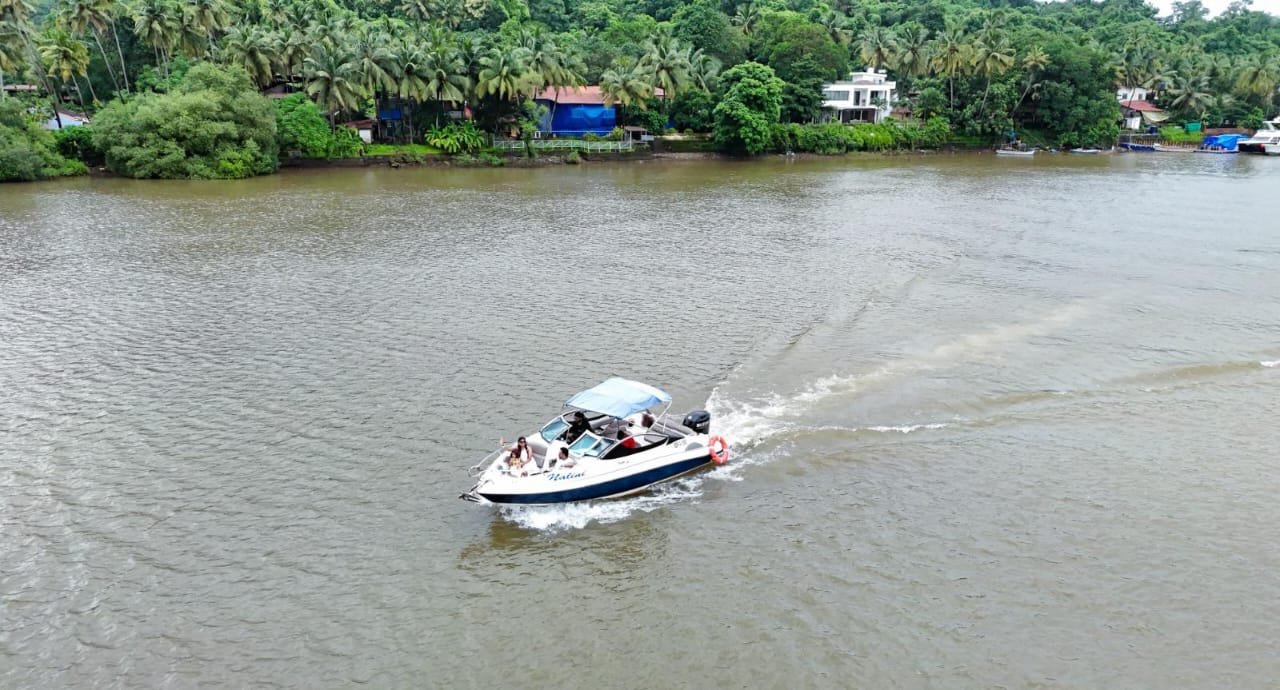 Wave Rider yacht — affordable private yacht hire in Goa