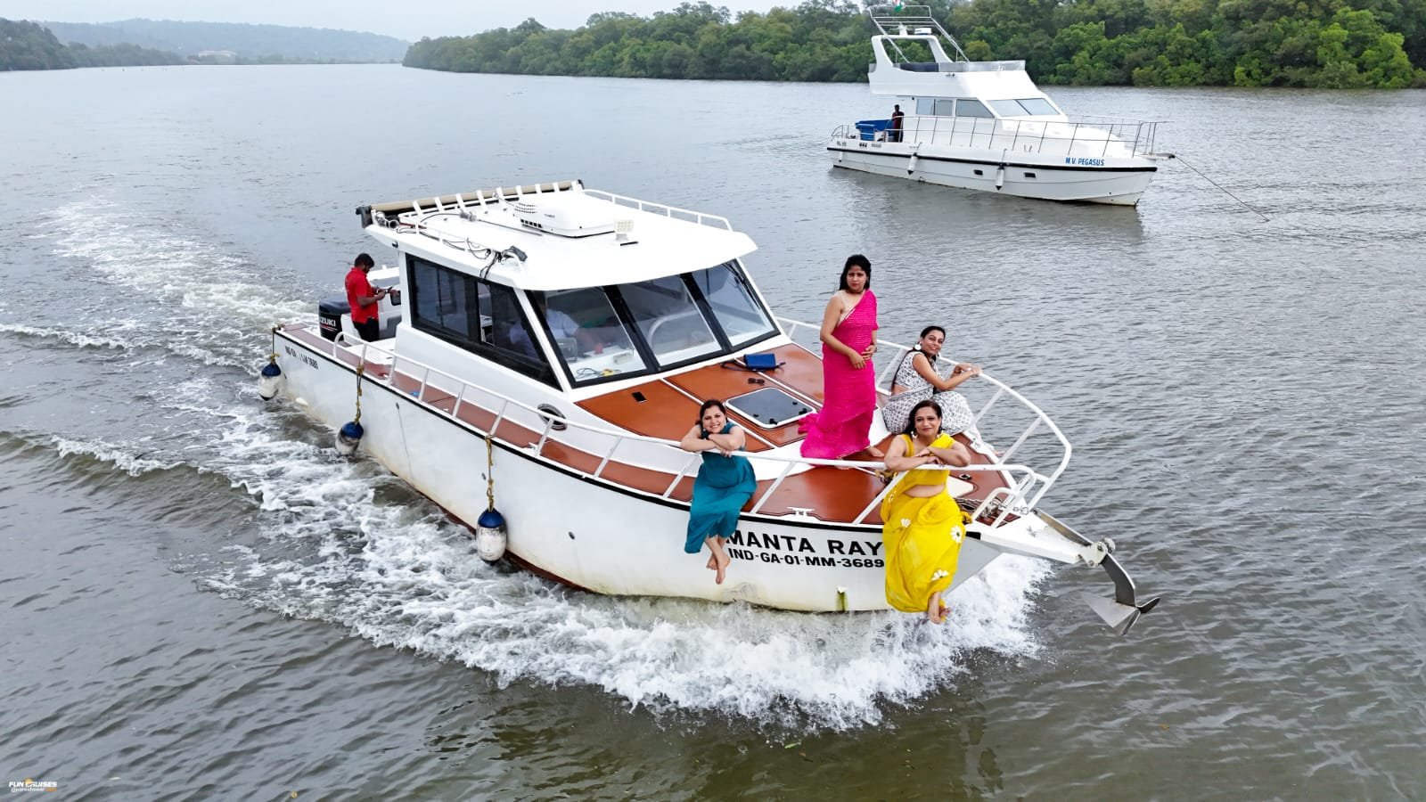 Manta Ray luxury yacht in Goa