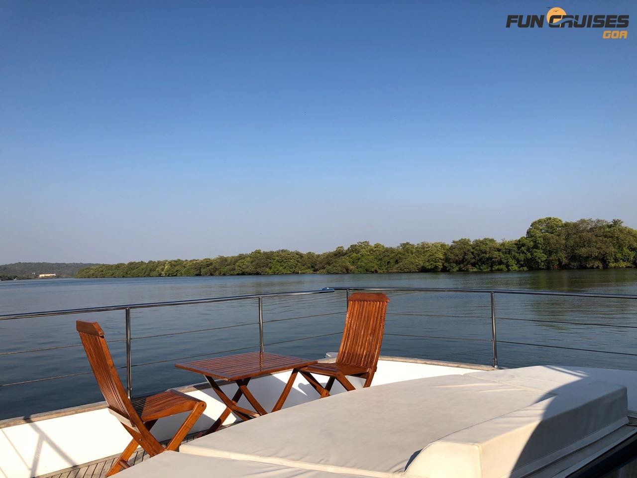 Shantam catamaran — big group cruise in Goa