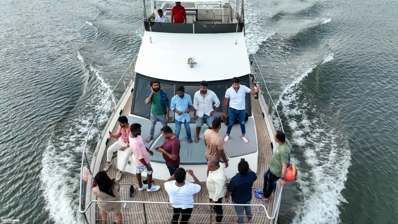 Shantam catamaran — big group cruise in Goa