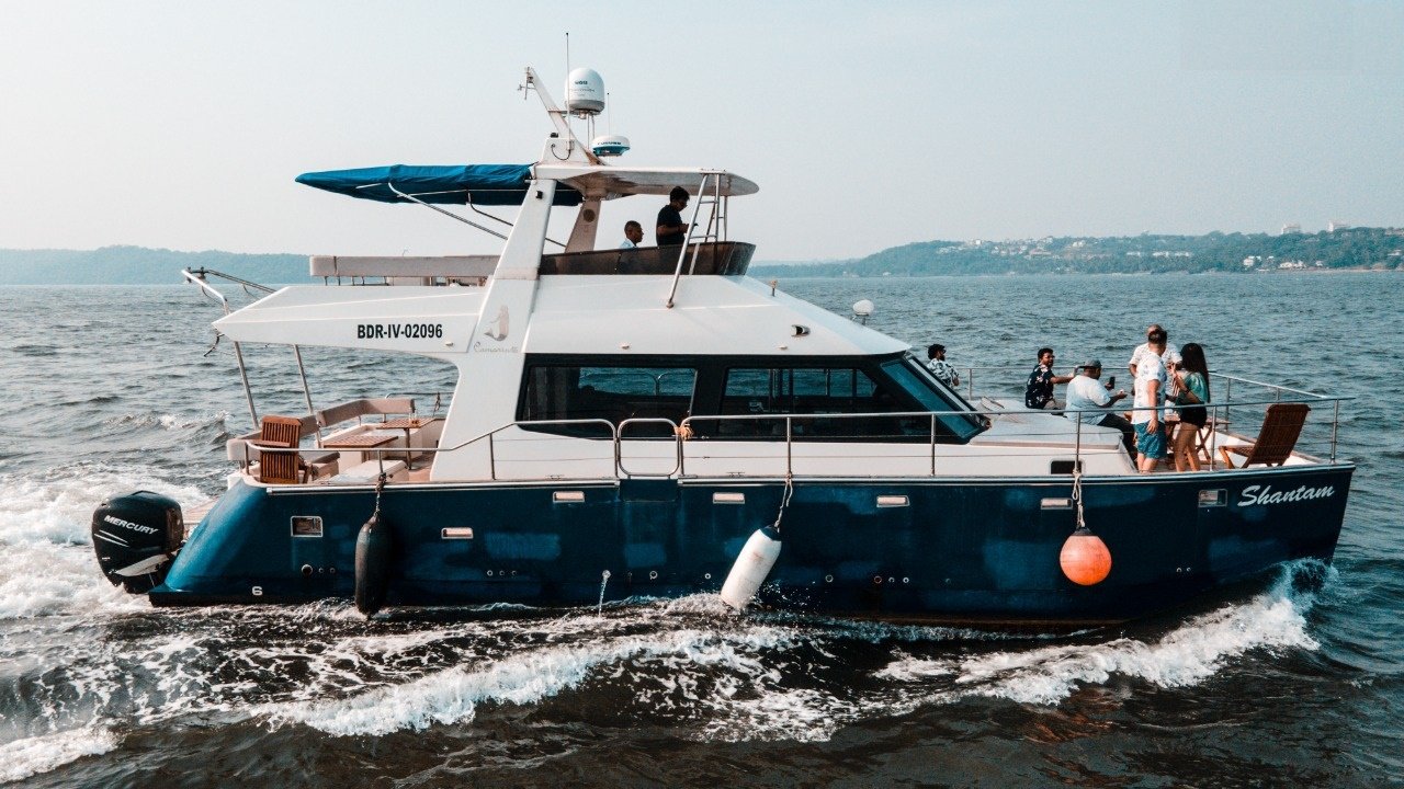 Shantam catamaran — big group cruise in Goa
