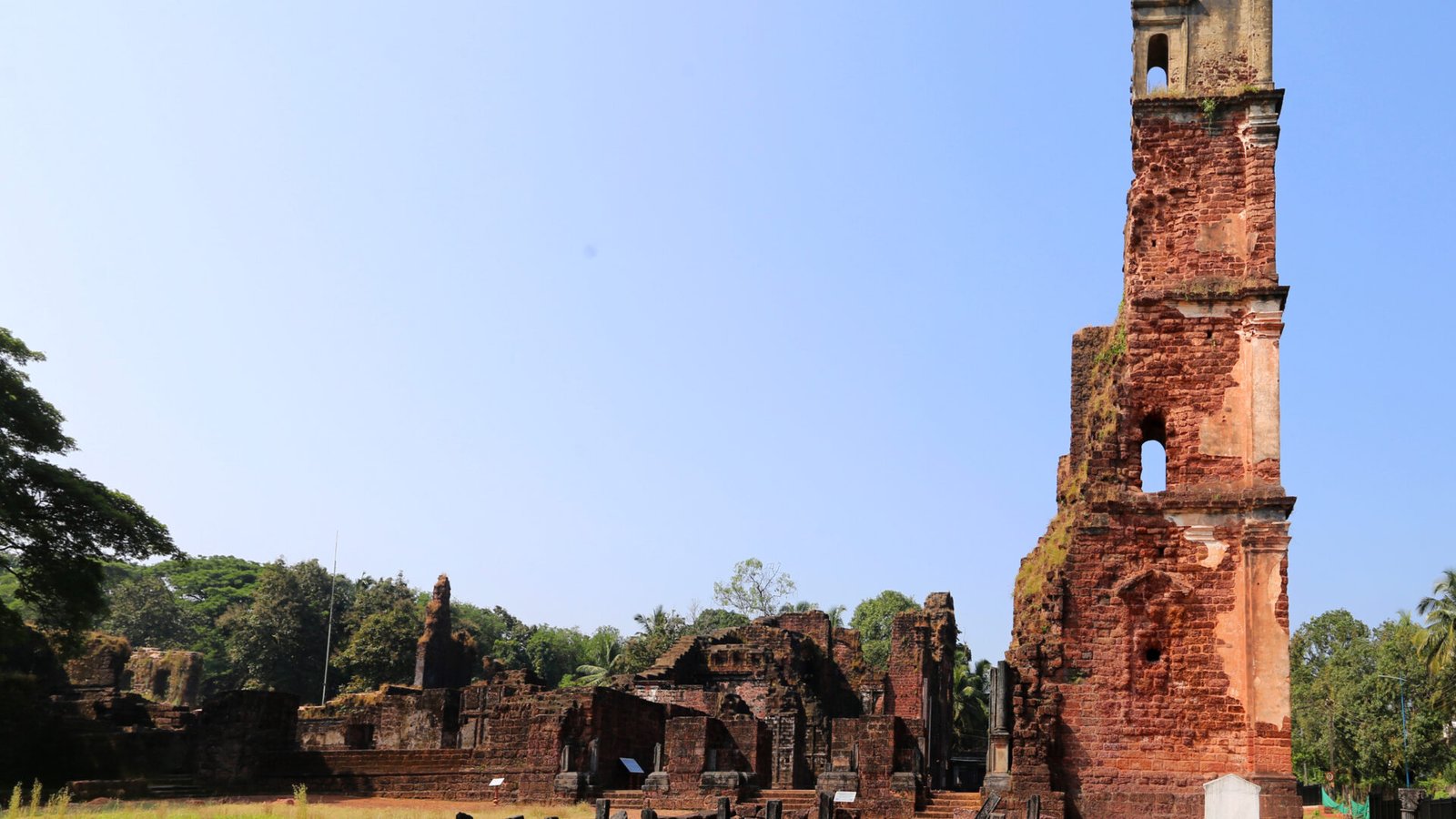 South Goa sightseeing tour — heritage churches and Colva beach