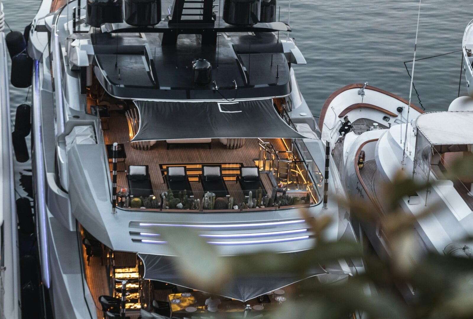 Luxury yacht hire in Goa — private 2-hour charter